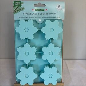 Handstand Kitchen New!Snowflake Cupcake Mold in Light Blue